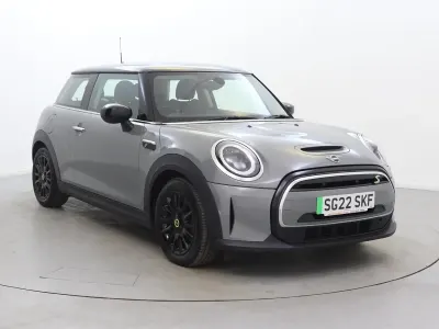 Usado Mini Cooper S Hatch 135 kW (184 HP) 2022 Cinzento Citadino