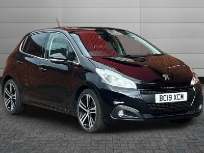 Used Peugeot 208 GT-line 109 HP (80 kW) 2019 Nera black Hatchback