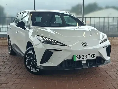 Used MG MG4 EV SE 125 kW (170 HP) 2023 White Hatchback
