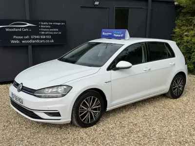 Używany VW Golf VII SE 130 KM (95 kW) 2018 Biały Hatchback