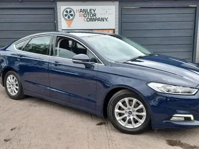 Used Ford Mondeo Zetec 120 HP (88 kW) 2016 Blue Hatchback