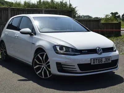Used VW Golf VII GTD 184 HP (135 kW) 2017 White Hatchback
