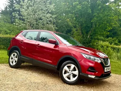 Used Nissan Qashqai Acenta Premium 115 HP (84 kW) 2019 Red SUV