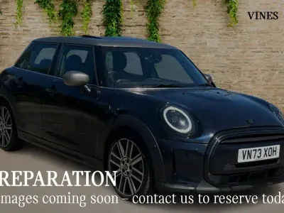 Usado Mini Cooper Exclusive 134 HP (98 kW) 2023 Preto Citadino
