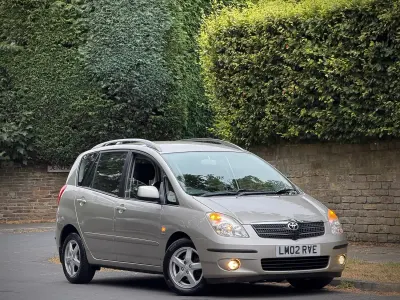 Used Toyota Corolla Verso T3 129 HP (94 kW) 2002 Silver MPV