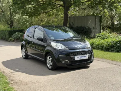 Second-hand Peugeot 107 Allure 2013 Negru Hatchback