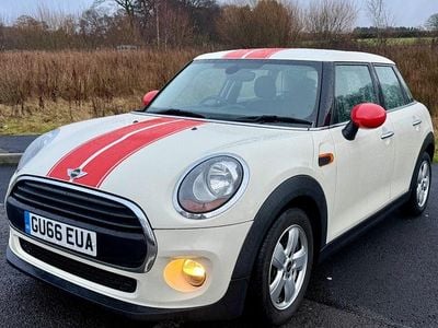 Used Mini Cooper Hatch 134 HP (98 kW) 2016 White Hatchback