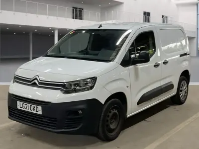 Używany Citroën Berlingo 100 KM (73 kW) 2021 Biały Minivan