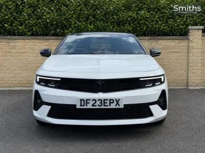Used Vauxhall Astra Ultimate 178 HP (130 kW) 2023 White Hatchback