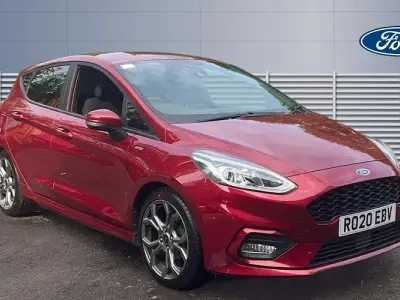 Usado Ford Fiesta ST-Line 95 HP (69 kW) 2020 Vermelho Citadino