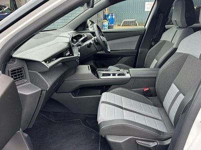 Used Vauxhall Grandland 154 kW (210 HP) 2025 White SUV