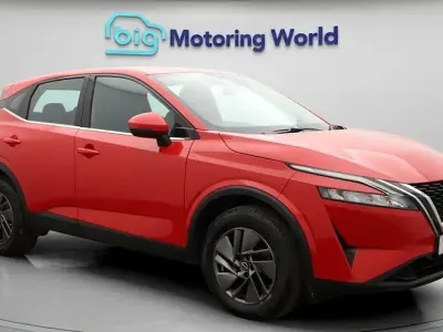 Used Nissan Qashqai Acenta Premium 140 HP (102 kW) 2022 Red SUV