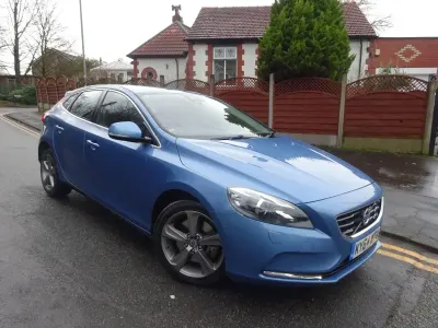 Used Volvo V40 SE Lux 190 HP (139 kW) 2014 Blue Hatchback