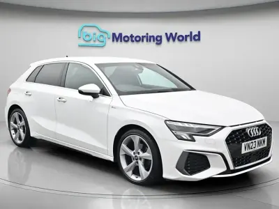 Begagnad Audi A3 Sportback S-Line 110 HK (80 kW) 2023 Vit Halvkombi