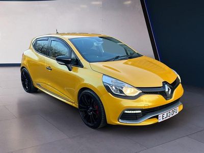 Used Renault Clio IV 200 HP (147 kW) 2013 Yellow Hatchback