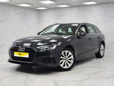 Usado Audi A4 Comfort 163 CV (119 kW) 2023 Gris Familiar
