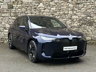 Usado BMW iX M Sport 300 kW (408 CV) 2025 Azul SUV