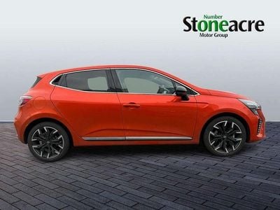 Used Renault Clio V Techno 140 HP (102 kW) 2024 Orange Hatchback