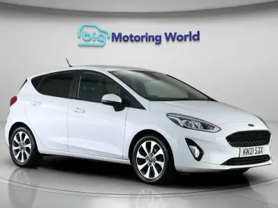 Begagnad Ford Fiesta Trend 125 HK (91 kW) 2021 Vit Halvkombi