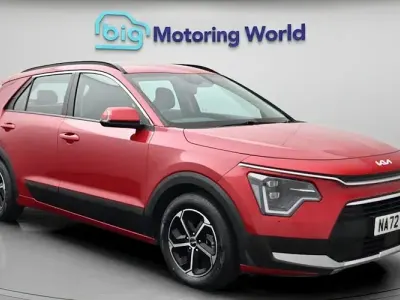 Gebraucht Kia Niro 182 PS (133 kW) 2023 Rot SUV