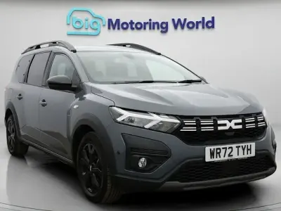 Begagnad Dacia Jogger Extreme 110 HK (80 kW) 2023 Grå Minibuss