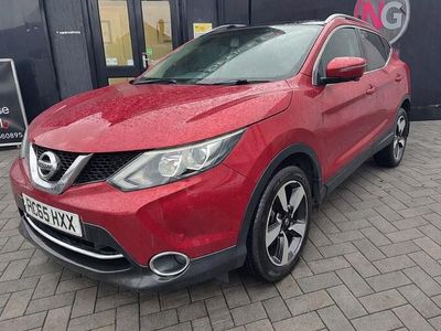 Red Used 2015 Nissan Qashqai N-TEC SUV | £4,990 (Expensive)