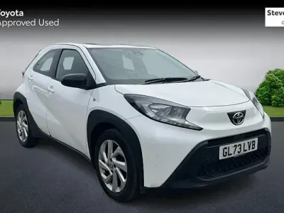 Used Toyota Aygo X PURE 72 HP (52 kW) 2024 White SUV