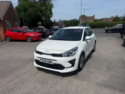 Used Kia Rio 84 HP (61 kW) 2022 White Hatchback