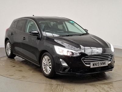 Begagnad Ford Focus Titanium 125 HK (91 kW) 2019 Svart Halvkombi
