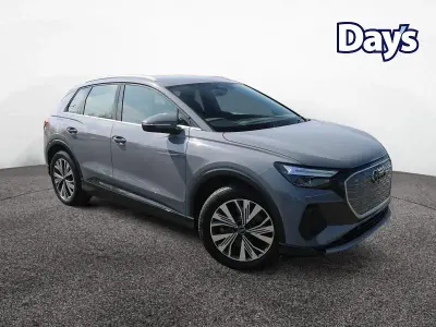 Usado Audi Q4 e-tron Sport 150 kW (204 HP) 2023 Cinzento SUV