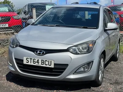 Used Hyundai i20 Style 85 HP (62 kW) 2014 Silver Hatchback