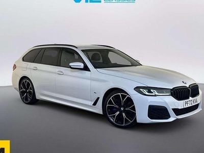 Begagnad BMW 520 M Sport 184 HK (135 kW) 2023 Vit Kombi