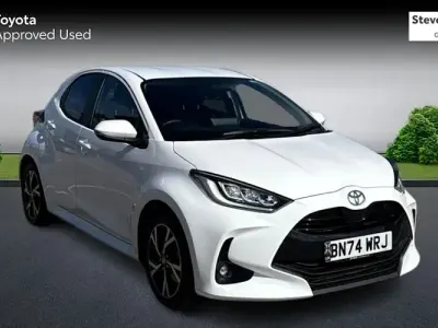 Begagnad Toyota Yaris Hybrid Design 116 HK (85 kW) 2026 Halvkombi