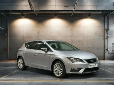 Begagnad Seat Leon SE Dynamic 115 HK (84 kW) 2019 Silver Halvkombi