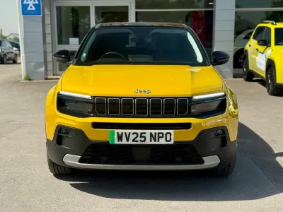 Begagnad Jeep Avenger EV Summit 113 kW (154 HK) 2025 Gul SUV