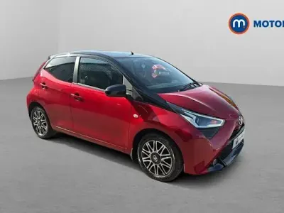 Używany Toyota Aygo X-clusiv 72 KM (52 kW) 2020 Czerwony Hatchback