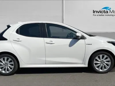 Used Toyota Yaris 116 HP (85 kW) 2021 White Hatchback