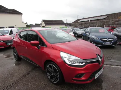 Used Renault Clio Dynamique 2017 Red Hatchback