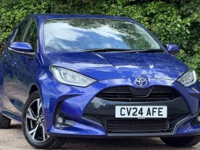 Used Toyota Yaris Design 116 HP (85 kW) 2024 Blue Hatchback