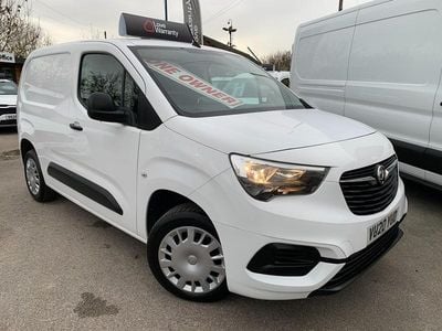 Used Vauxhall Combo Sportive 100 HP (73 kW) 2020 White Van