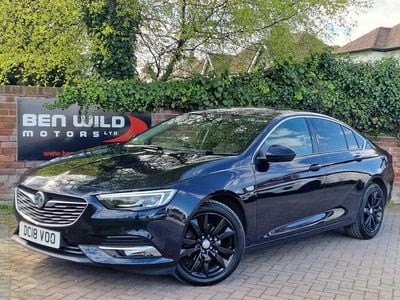 Second-hand Vauxhall Insignia Elite 2018 Albastru Hatchback