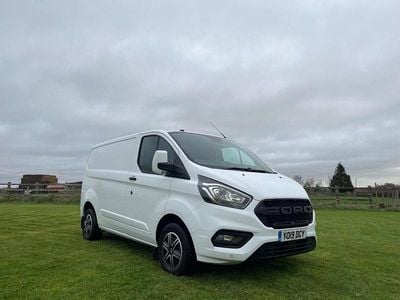 White Used 2019 Ford Transit Custom Trend Van | £10,480 (Fair price)