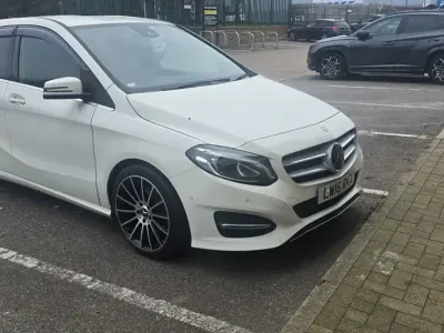Begagnad Mercedes B180