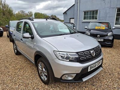 Used Dacia Sandero Comfort 90 HP (66 kW) 2018 Silver Hatchback