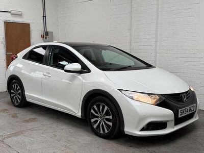 Begagnad Honda Civic SR 120 HK (88 kW) 2014 Vit Halvkombi