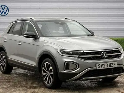 Käytetty VW T-Roc 150 HP (110 kW) 2023 Katumaasturi