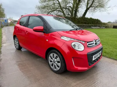 Używany Citroën C1 Feel 68 KM (50 kW) 2015 Czerwony Hatchback