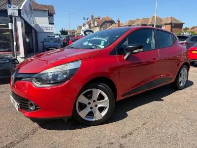 Used Renault Clio Expression+ 75 HP (55 kW) 2014 Red Hatchback