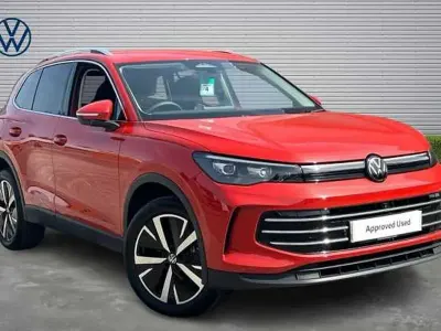 Usado VW Tiguan Elegance 204 HP (150 kW) 2025 Vermelho SUV