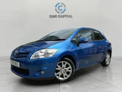 Used Toyota Auris 132 HP (97 kW) 2012 Blue Hatchback